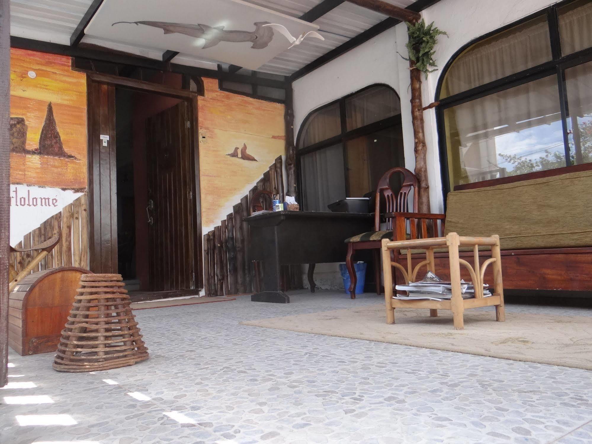 Maytenus Galapagos Puerto Ayora  Εξωτερικό φωτογραφία