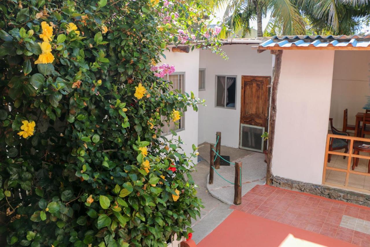 Maytenus Galapagos Puerto Ayora  Εξωτερικό φωτογραφία